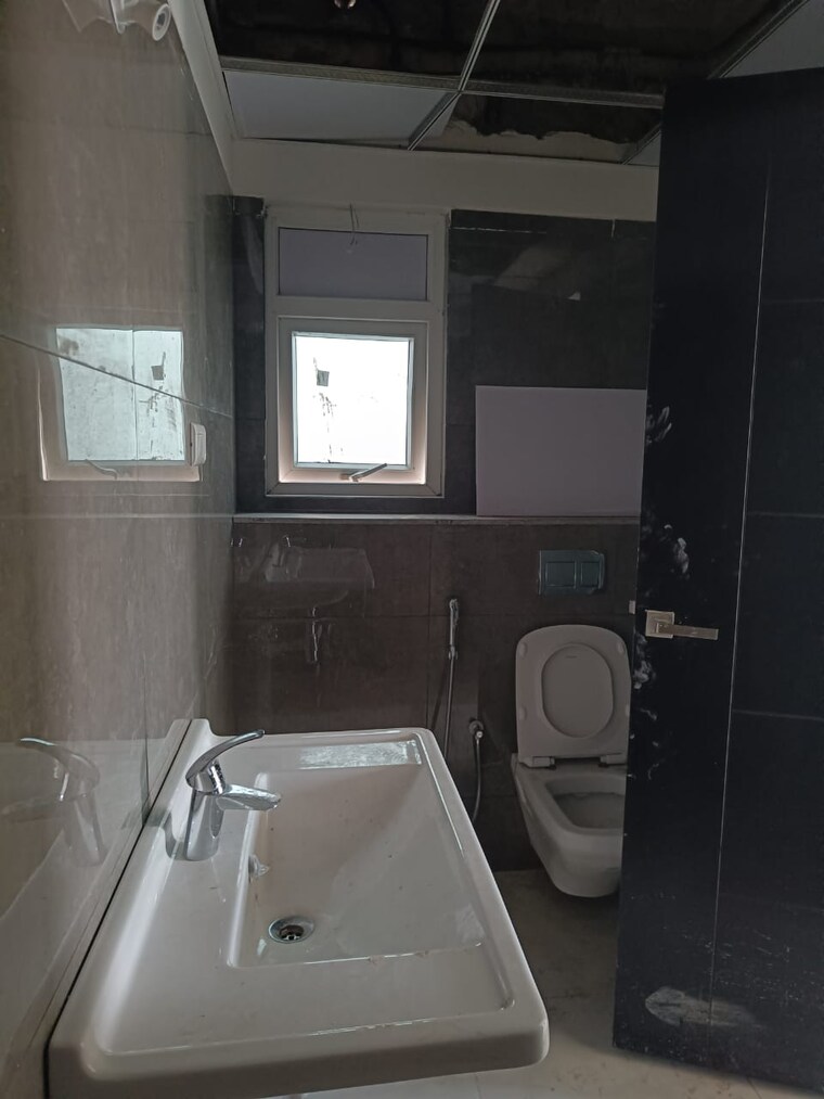 Bathroom, rajapushpa-provincia 2 Bedroom 1370 Sq.Ft. Apartment In Narsingi Hyderabad 9315130