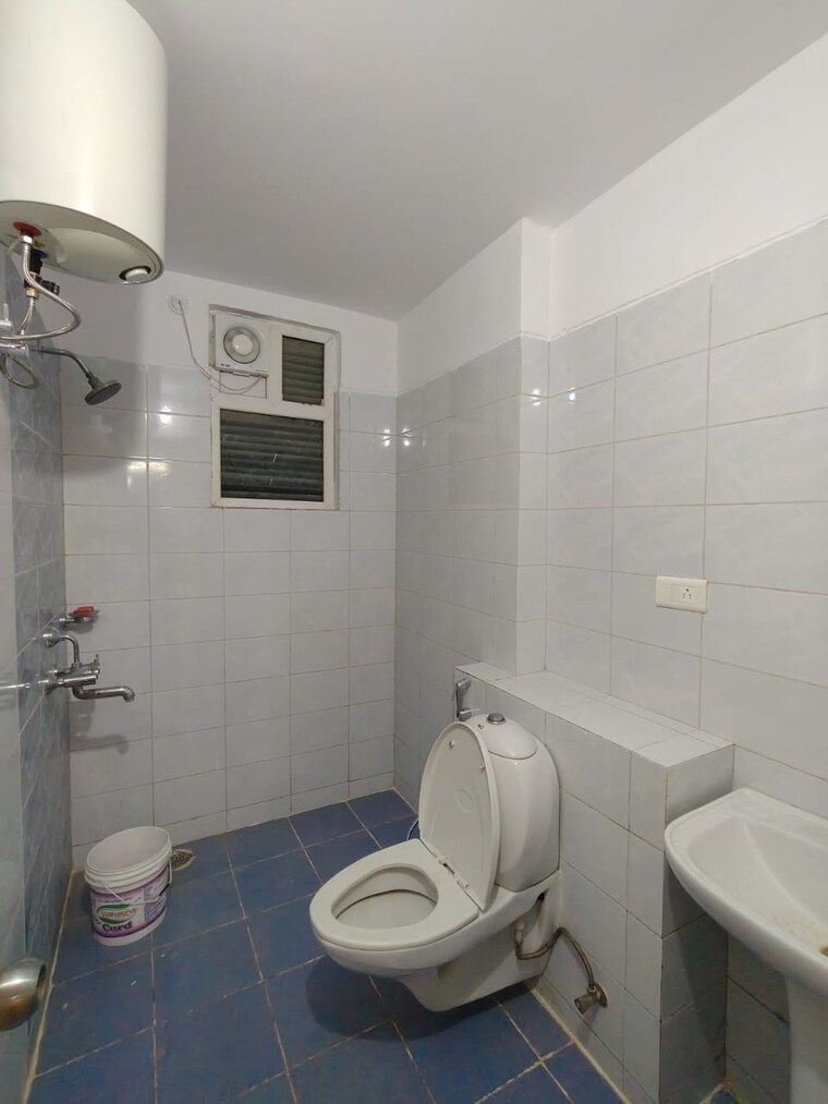 Bathroom, pws-7-hills 5 Bedroom 3600 Sq.Ft. Villa In Narsingi Hyderabad 9315151
