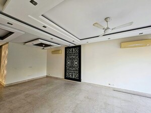 Room in 2 BHK Apartment at DLF City Phase V, Dlf Phase V – for Rent