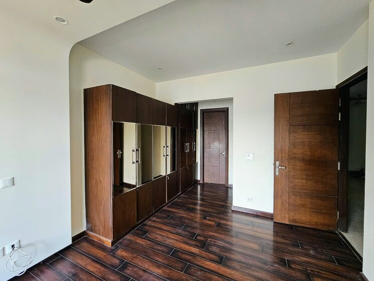 Room, dlf-city-phase-v 2 Bedroom 950 Sq.Ft. Apartment In Dlf Phase V Gurgaon 9315138