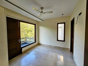 Room in 2 BHK Apartment at DLF City Phase V, Dlf Phase V – for Rent