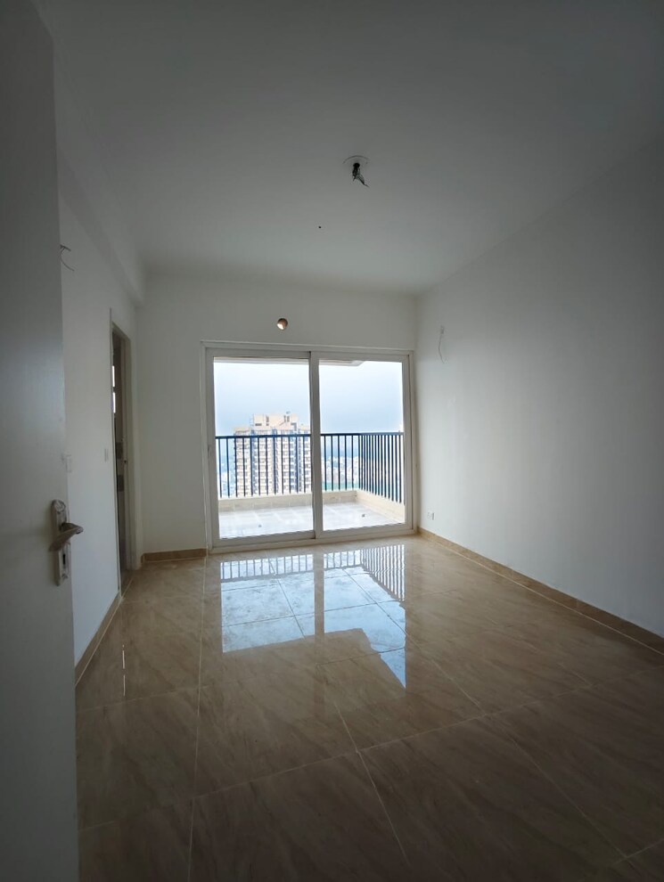 Room, gaur-yamuna-city 2 Bedroom 1000 Sq.Ft. Apartment In Gaur Yamuna City Greater Noida 9315144