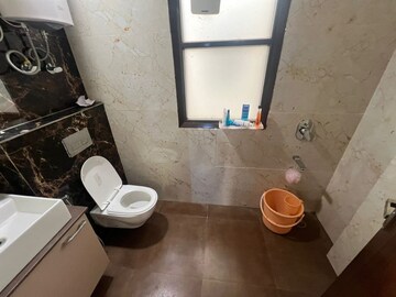 Bathroom in 3 BHK Builder Floor at Uday Arden 45, Sector 45 – for Rent