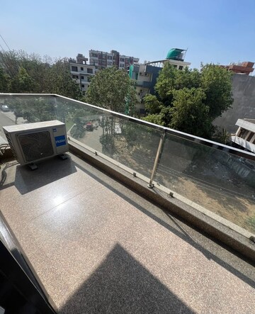 Balcony in 3 BHK Builder Floor at Uday Arden 45, Sector 45 – for Rent