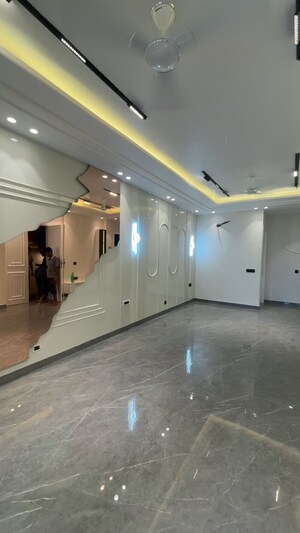 Building Lobby in 4 BHK Builder Floor at Ansal API Versalia, Sector 67a – for Sale