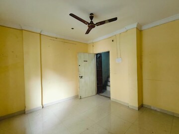 Room in 2 BHK Apartment at Seawoods – for Sale