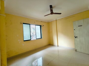Room in 2 BHK Apartment at Seawoods – for Sale