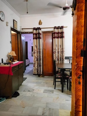 2 BHK Builder Floor For Rent in Chittaranjan Park