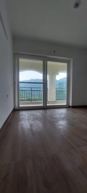 Room in 3 BHK Apartment at Sahastradhara Road – for Sale