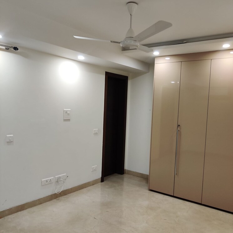 Room, gulmohar park 3 Bedroom 200 Sq.Yd. Builder Floor In Gulmohar Park Delhi 9315180