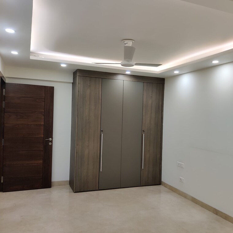 Room, gulmohar park 3 Bedroom 200 Sq.Yd. Builder Floor In Gulmohar Park Delhi 9315180