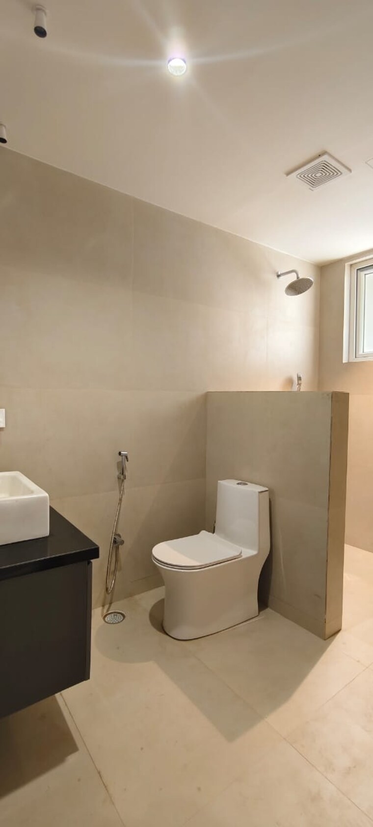 Bathroom, sri-fortune-one 3 Bedroom 2630 Sq.Ft. Apartment In Banjara Hills Hyderabad 9315199
