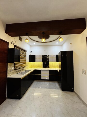 Team Area in 2 BHK Apartment at Mass Apartment, Sector 10 Dwarka – for Rent