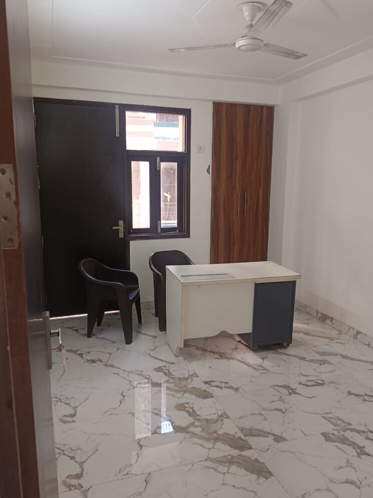 Room, panchsheel vihar 3 Bedroom 900 Sq.Ft. Builder Floor In Panchsheel Vihar Delhi 9315235