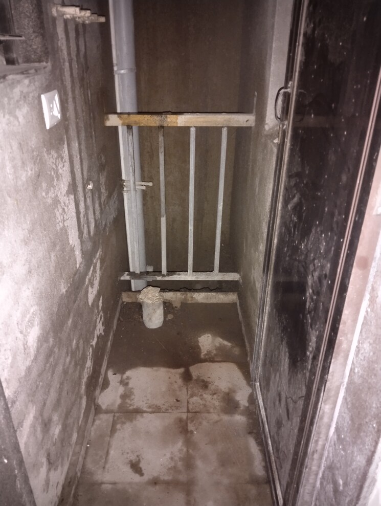 Bathroom, dosti-planet-north-onyx 2 Bedroom 588 Sq.Ft. Apartment In Shilphata Thane 9315173