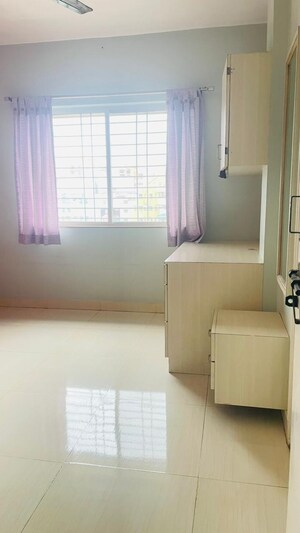 Room in 3 BHK Apartment at RK Lunkad Nisarg Nirmiti, Pimple Saudagar – for Rent