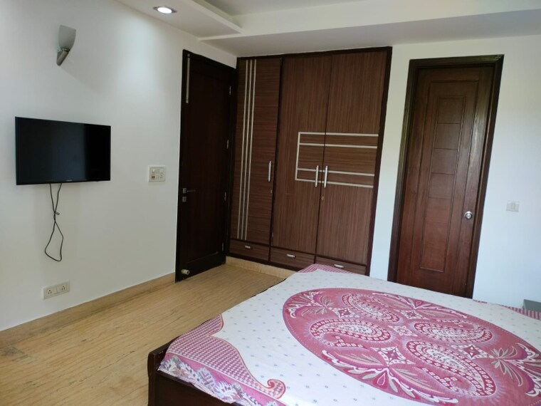 Master Bedroom, kailash colony 3 Bedroom 1400 Sq.Ft. Builder Floor In Kailash Colony Delhi 9315267