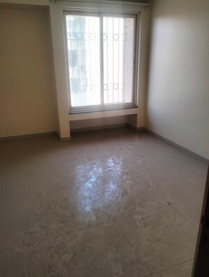Room in 3 BHK Apartment at Green Valley CHS, Wanwadi – for Rent