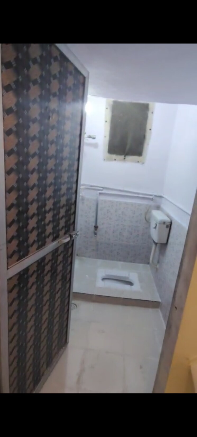 Bathroom, bindra-complex 1 RK 225 Sq.Ft. Apartment In Andheri East Mumbai 9315278
