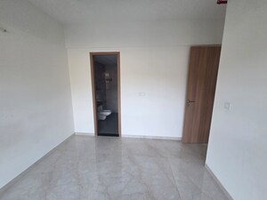 Room in 1 BHK Apartment at Godrej Urban Park, Chandivali – for Rent