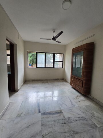 Room in 1 BHK Apartment at Hiranandani Regent Hill, Powai – for Rent