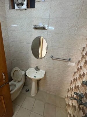 Attached Bathroom in 2 BHK Builder Floor at Kalkaji – for Rent
