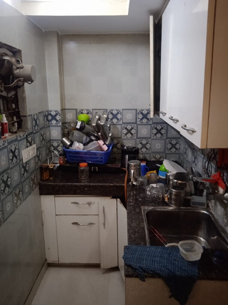 Kitchen, lajpat nagar 1 Bedroom 450 Sq.Ft. Builder Floor In Lajpat Nagar Delhi 9315342