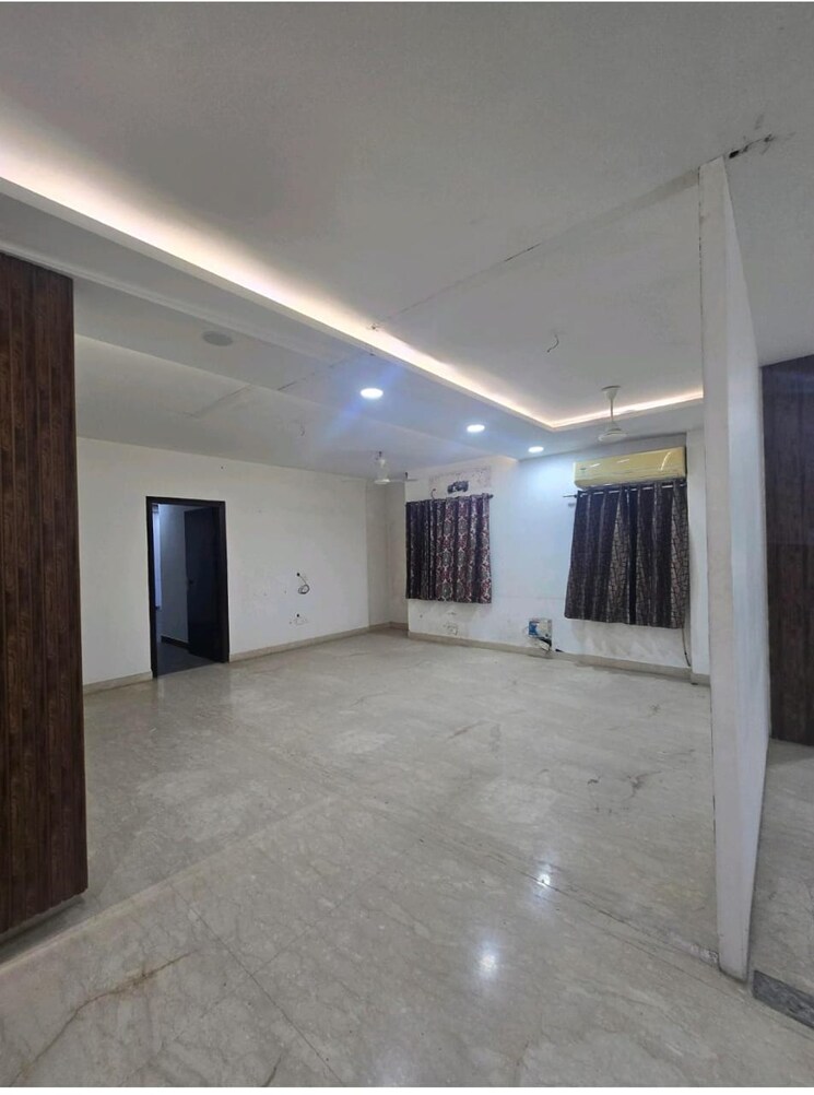 Room, greater kailash i 4 Bedroom 4500 Sq.Ft. Builder Floor In Greater Kailash I Delhi 9315344