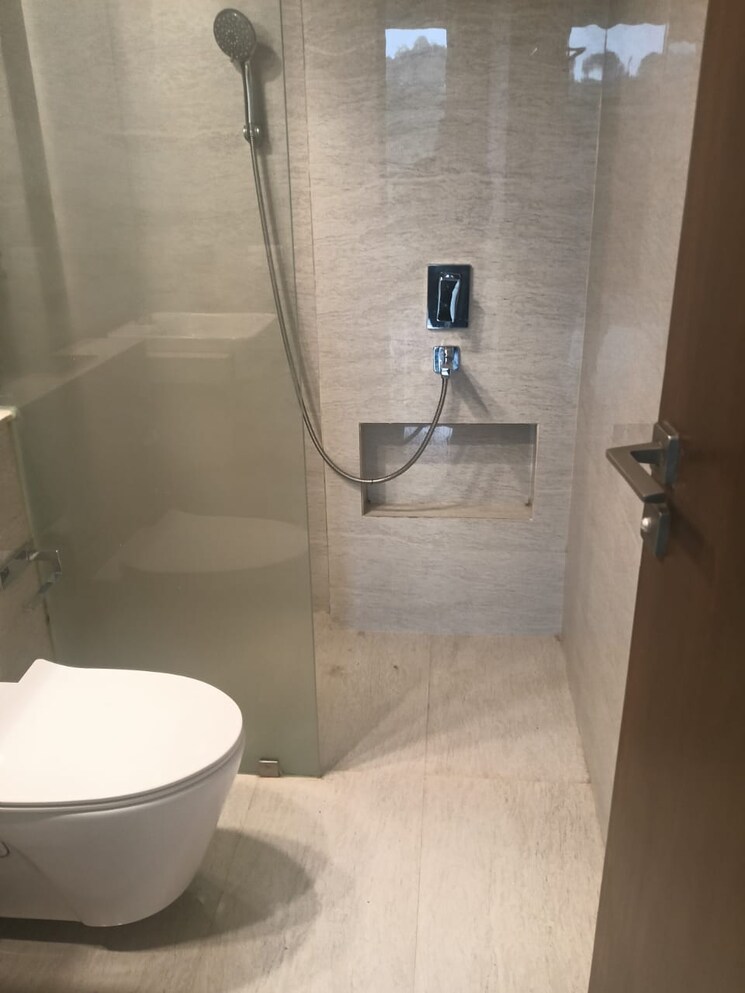 Bathroom, hiranandani-castle-rock 2 Bedroom 629 Sq.Ft. Apartment In Powai Mumbai 9315364