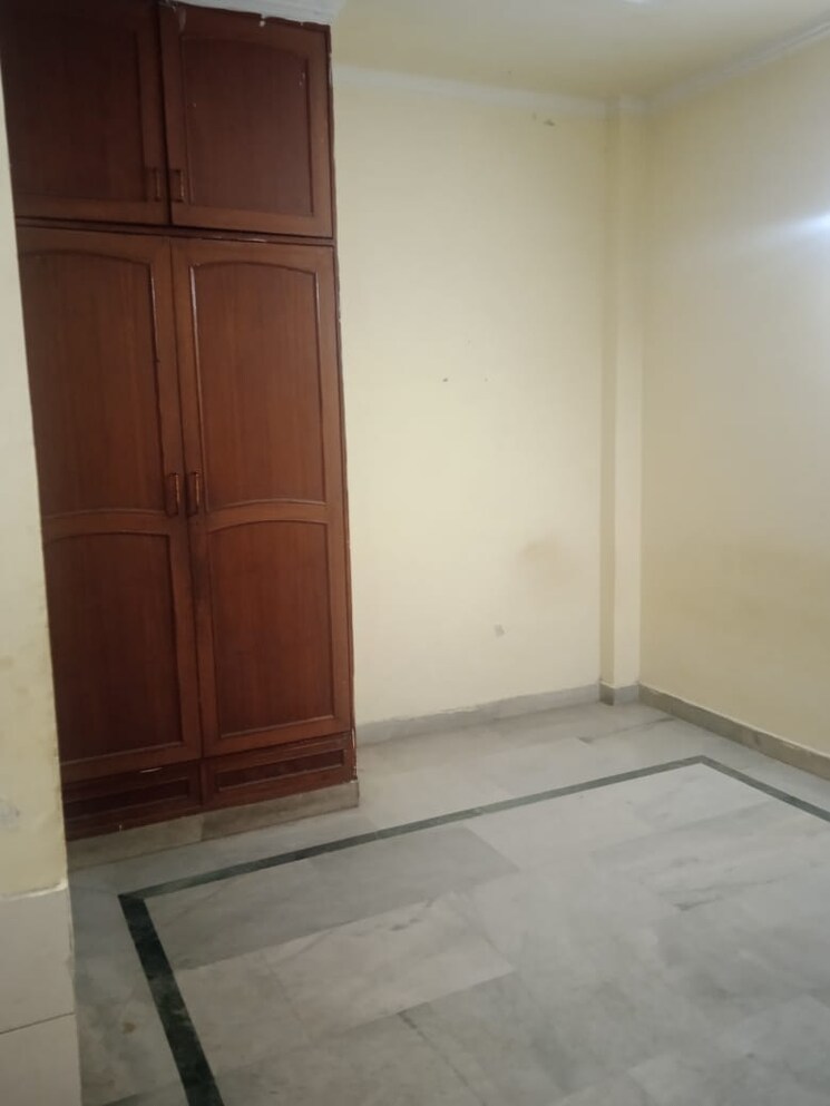 Room, lajpat nagar 2 Bedroom 900 Sq.Ft. Builder Floor In Lajpat Nagar Delhi 9315369