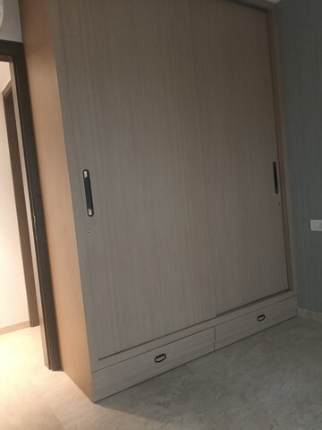 Room in 2 BHK Apartment at Hiranandani Castle Rock, Powai – for Rent