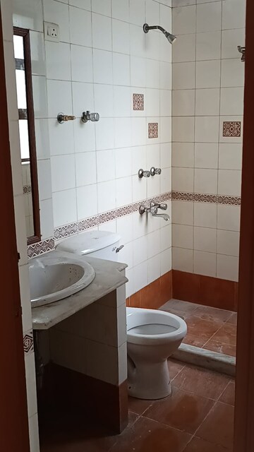 Bathroom in 4 BHK Apartment at Vipul Greens, Sector 48 – for Sale