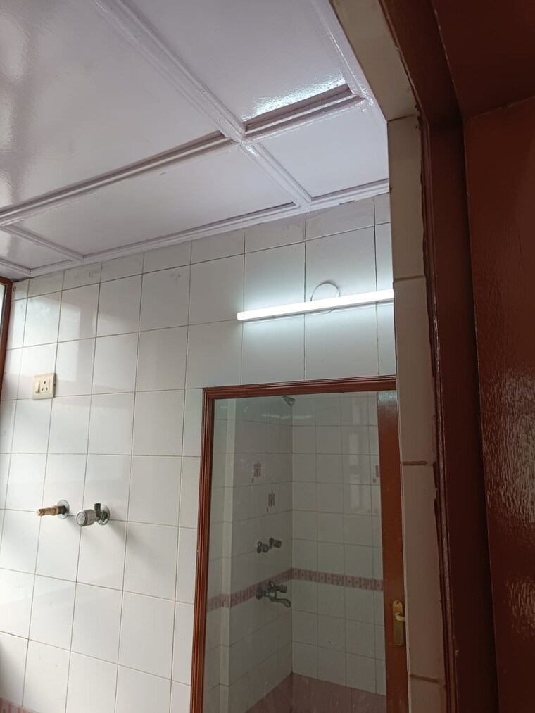 Bathroom, vipul-greens 4 Bedroom 2170 Sq.Ft. Apartment In Sector 48 Gurgaon 9315373