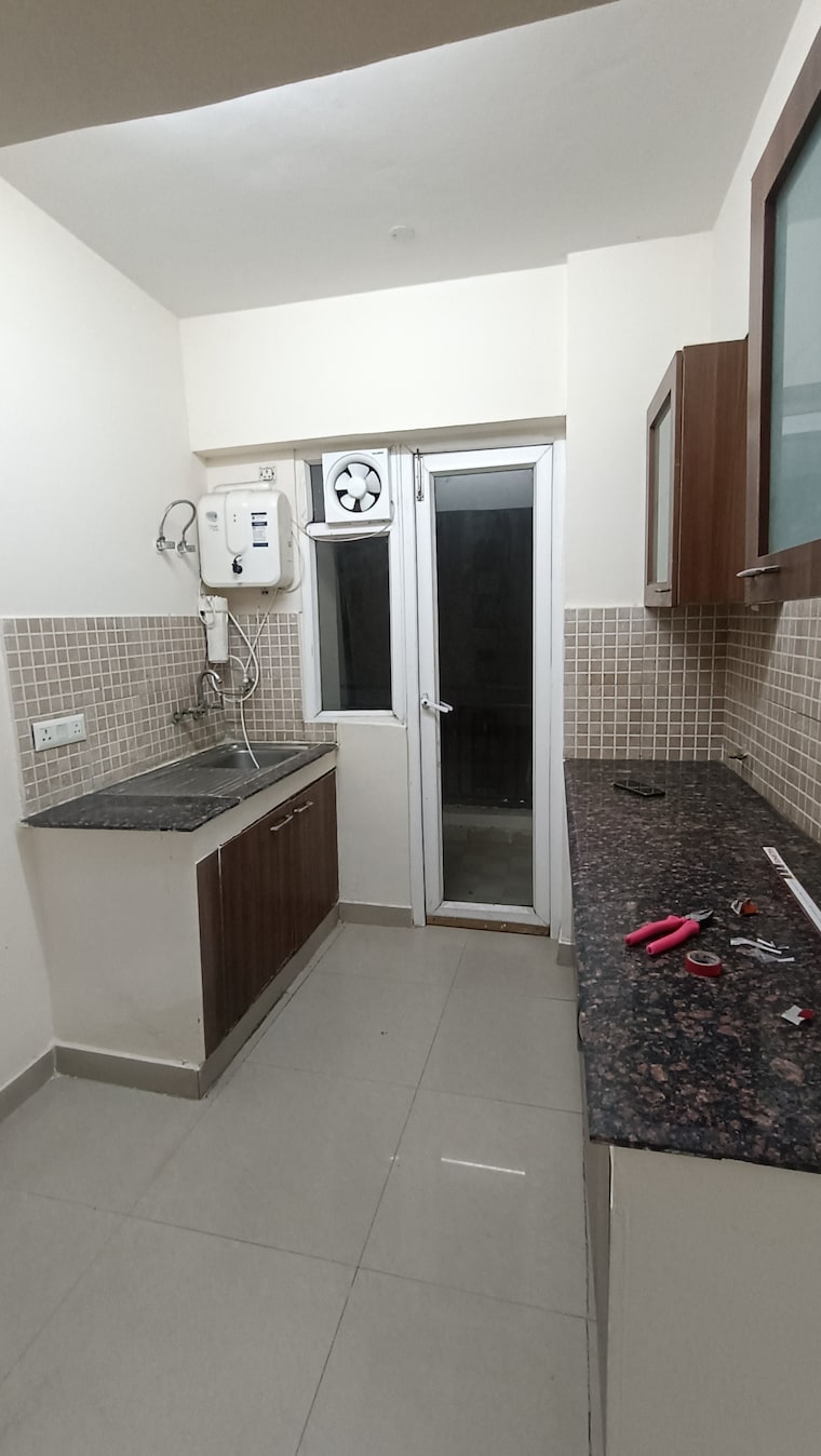 Kitchen, sethi-max-royal 2 Bedroom 895 Sq.Ft. Apartment In Sector 76 Noida 9315385