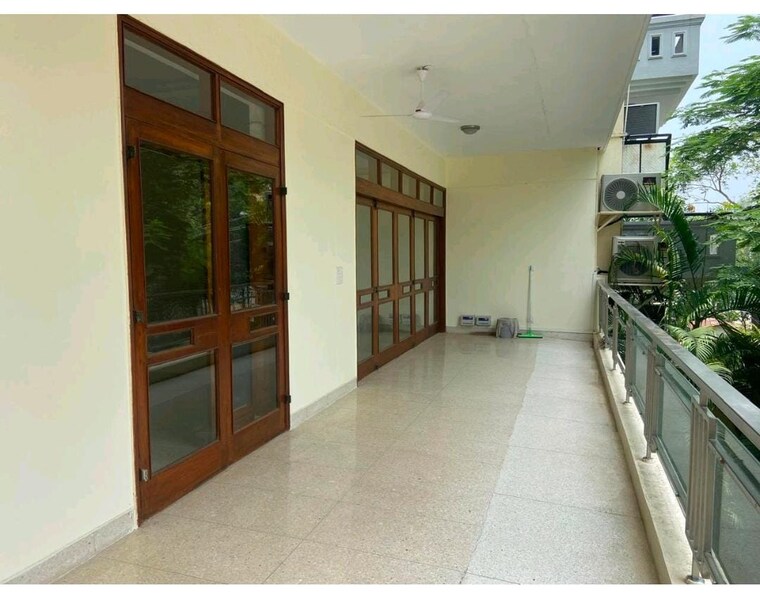 Room, greater kailash i 3 Bedroom 2000 Sq.Ft. Builder Floor In Greater Kailash I Delhi 9315396