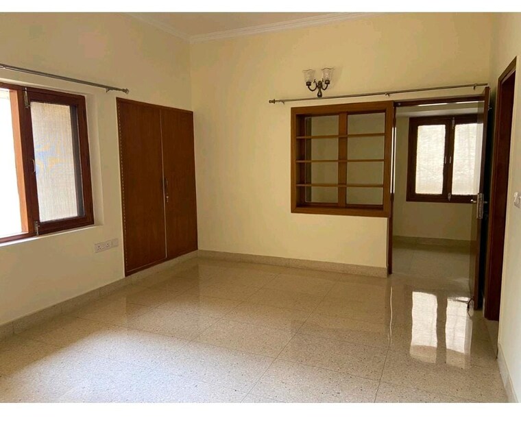 Room, greater kailash i 3 Bedroom 2000 Sq.Ft. Builder Floor In Greater Kailash I Delhi 9315396