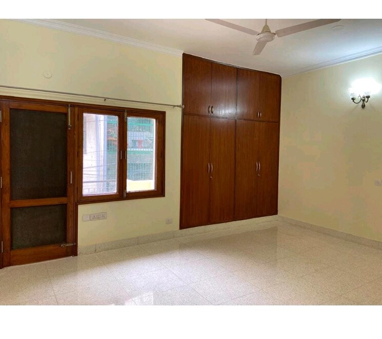 Room, greater kailash i 3 Bedroom 2000 Sq.Ft. Builder Floor In Greater Kailash I Delhi 9315396