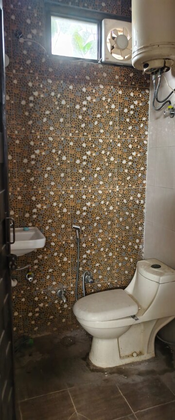 Bathroom in 1 BHK Builder Floor at Lajpat Nagar – for Rent