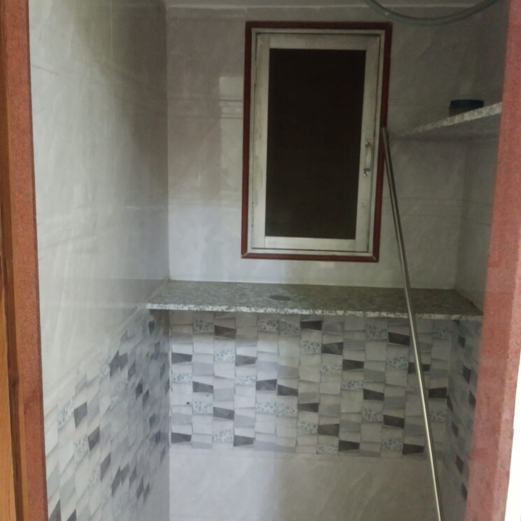 Bathroom, unnat-nagar-chs 5 Bedroom 3000 Sq.Ft. Apartment In Goregaon West Mumbai 9315425