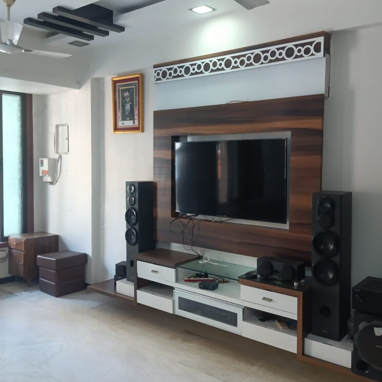 Living Room, unnat-nagar-chs 5 Bedroom 3000 Sq.Ft. Apartment In Goregaon West Mumbai 9315425