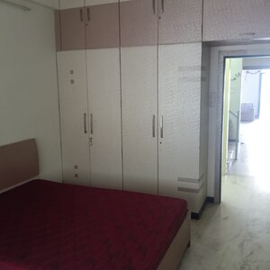 Room in 5 BHK Apartment at Unnat Nagar CHS, Goregaon West – for Rent