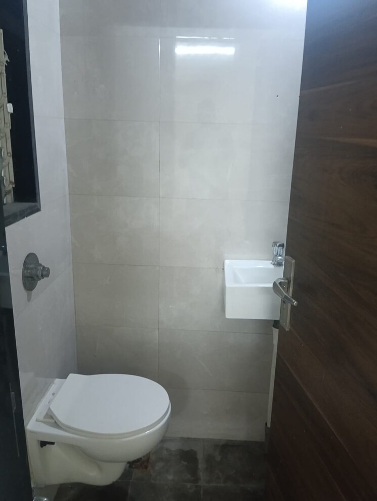 Bathroom, aakar-goregaon-rasik-chs 1 Bedroom 522 Sq.Ft. Apartment In Goregaon West Mumbai 9315427