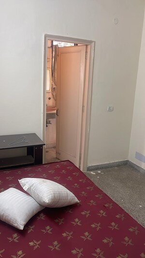 3 BHK Builder Floor For Rent in Kailash Colony