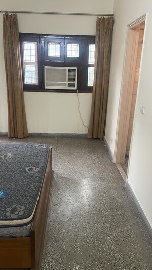 Room in 3 BHK Builder Floor at Kailash Colony – for Rent