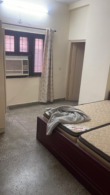 Parking in 3 BHK Builder Floor at Kailash Colony – for Rent