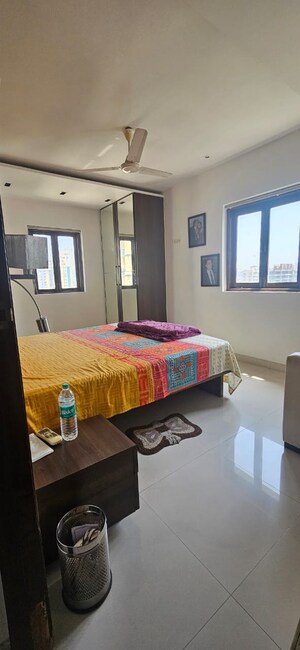 2 BHK Apartment For Sale in Pranik Garden, Kandivali West