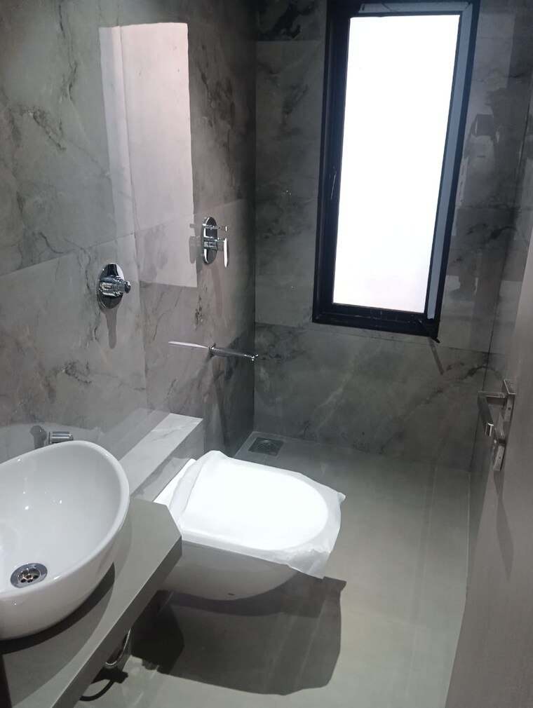 Bathroom, crystal-hitendra-dhamm-shabha-chs 1 Bedroom 428 Sq.Ft. Apartment In Goregaon West Mumbai 9315440