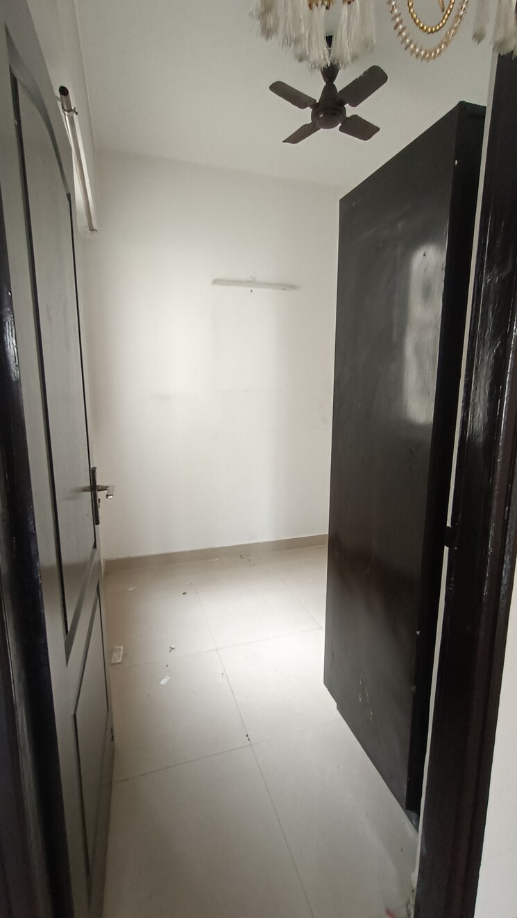 Bathroom, sethi-max-royal 2 Bedroom 1125 Sq.Ft. Apartment In Sector 76 Noida 9315449