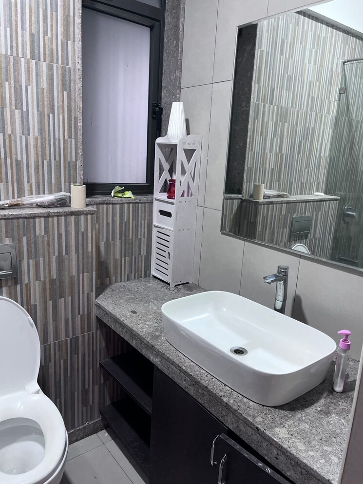 Bathroom, shapoorji-pallonji-vicinia 2 Bedroom 888 Sq.Ft. Apartment In Powai Mumbai 9315453
