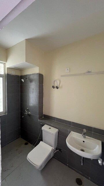 Furnished Amenities in 2 BHK Apartment at Jaypee Kensington Boulevard, Sector 131 – for Rent